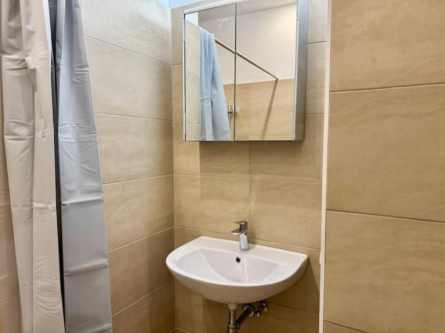 Appartamento 70 M2 Quiet & Calm With Free Parking *